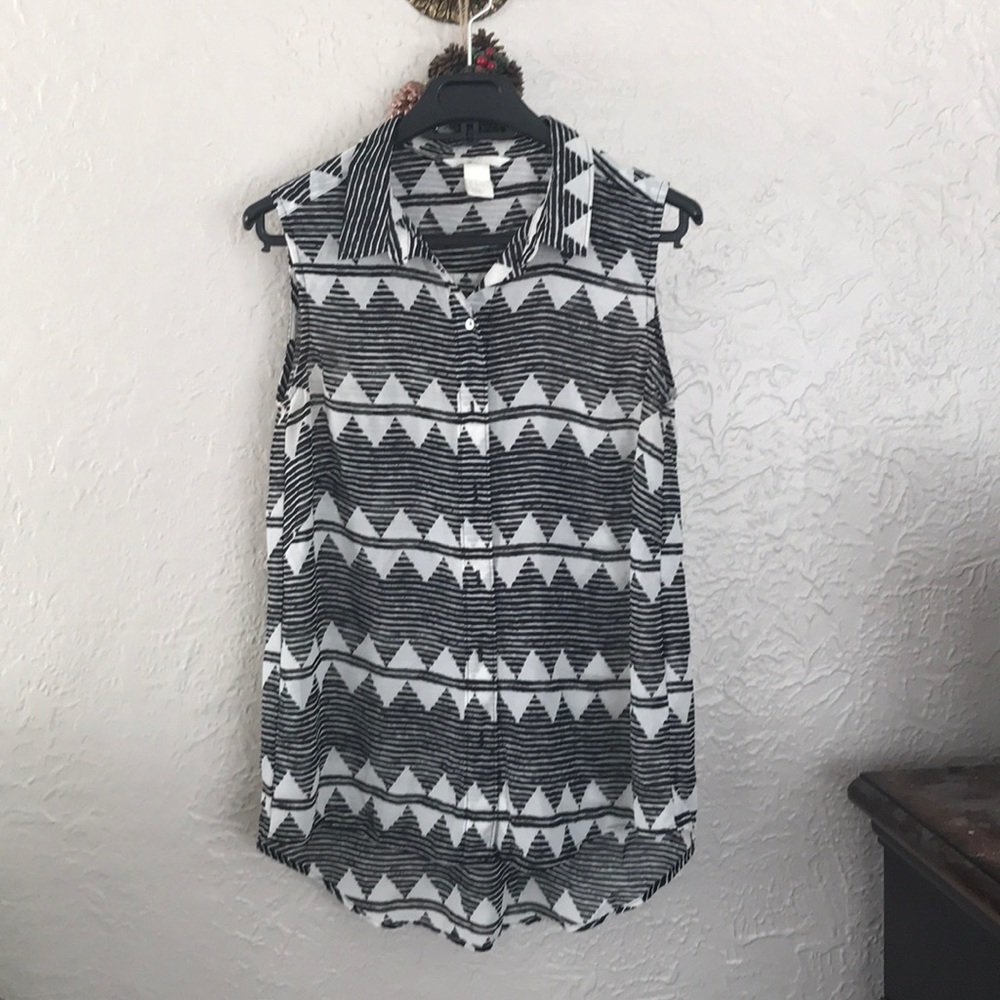 Black and White dressy shirt.